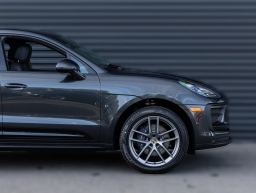 Porsche Macan Base AWD 2026