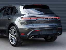 Porsche Macan Base AWD 2026