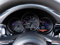 Porsche Macan Base AWD 2026