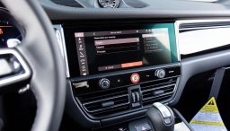 Porsche Macan Base AWD 2026