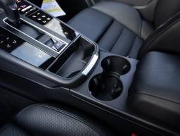 Porsche Macan Base AWD 2026