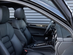 Porsche Macan Base AWD 2026