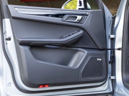 Porsche Macan T AWD 2026
