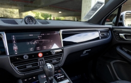 Porsche Macan T AWD 2026