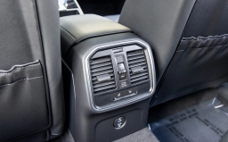 Porsche Macan T AWD 2026