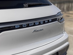 Porsche Macan T AWD 2026
