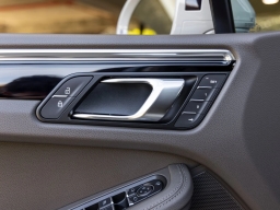 Porsche Macan T AWD 2026