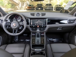 Porsche Macan T AWD 2026