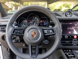 Porsche Macan T AWD 2026