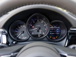 Porsche Macan T AWD 2026