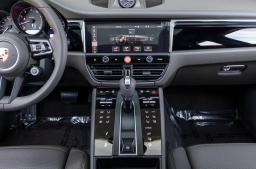 Porsche Macan T AWD 2026