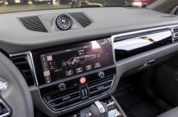 Porsche Macan T AWD 2026