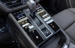 Porsche Macan T AWD 2026