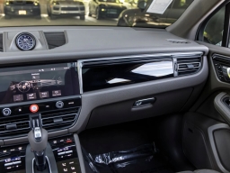 Porsche Macan T AWD 2026