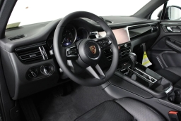 Porsche Macan T AWD 2026