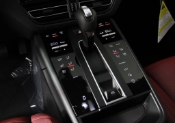 Porsche Macan T AWD 2026