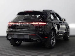 Porsche Macan Base AWD 2026