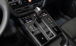 Porsche Macan Base AWD 2026