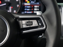 Porsche Macan Base AWD 2026