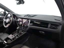 Porsche Macan Base AWD 2026