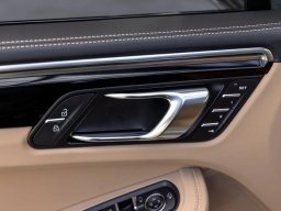 Porsche Macan T AWD 2026