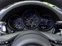 Porsche Macan T AWD 2026