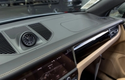 Porsche Macan T AWD 2026