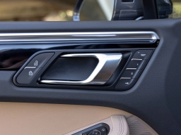 Porsche Macan T AWD 2026