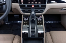 Porsche Macan T AWD 2026
