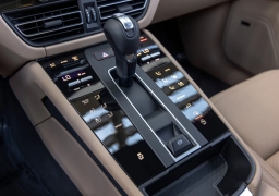 Porsche Macan T AWD 2026