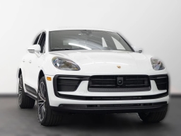 Porsche Macan Base AWD 2026