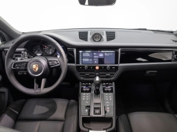 Porsche Macan Base AWD 2026