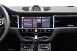 Porsche Macan Base AWD 2026