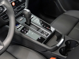 Porsche Macan Base AWD 2026