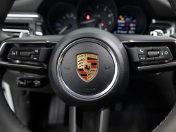 Porsche Macan Base AWD 2026