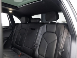 Porsche Macan Base AWD 2026
