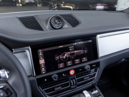 Porsche Macan T AWD 2026