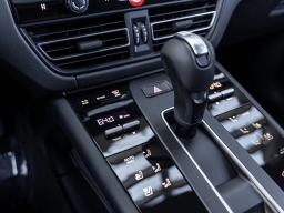 Porsche Macan T AWD 2026