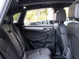Porsche Macan T AWD 2026