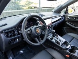 Porsche Macan T AWD 2026