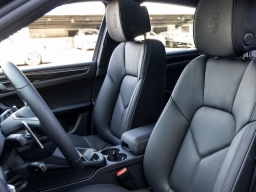 Porsche Macan T AWD 2026