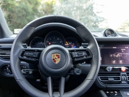 Porsche Macan T AWD 2026
