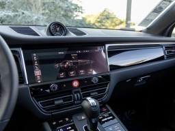 Porsche Macan T AWD 2026