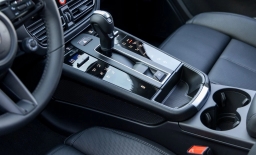 Porsche Macan T AWD 2026