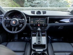 Porsche Macan T AWD 2026