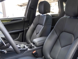 Porsche Macan T AWD 2026