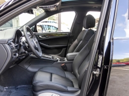 Porsche Macan T AWD 2026