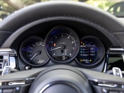 Porsche Macan T AWD 2026