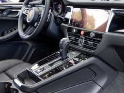 Porsche Macan T AWD 2026