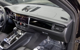 Porsche Macan T AWD 2026